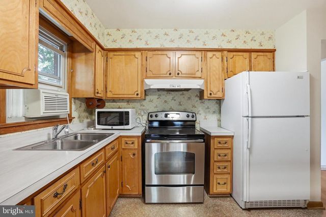 206 DOGWOOD RD, Winchester, VA 22602