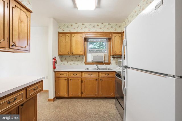 206 DOGWOOD RD, Winchester, VA 22602