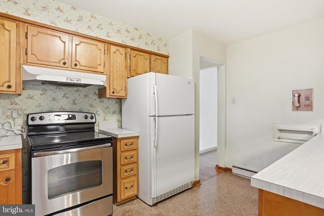 206 DOGWOOD RD, Winchester, VA 22602