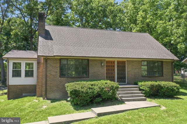 206 DOGWOOD RD, Winchester, VA 22602