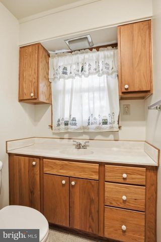 206 DOGWOOD RD, Winchester, VA 22602