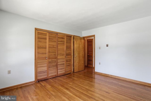206 DOGWOOD RD, Winchester, VA 22602