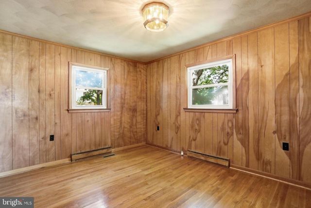 206 DOGWOOD RD, Winchester, VA 22602
