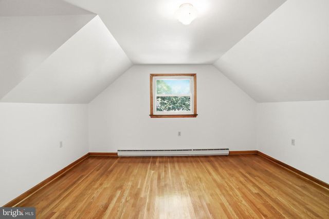 206 DOGWOOD RD, Winchester, VA 22602