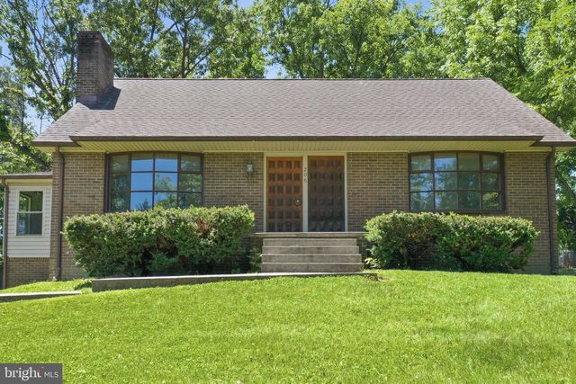 206 DOGWOOD RD, Winchester, VA 22602