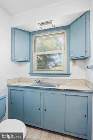 206 DOGWOOD RD, Winchester, VA 22602