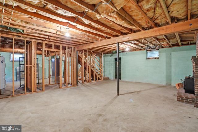 206 DOGWOOD RD, Winchester, VA 22602