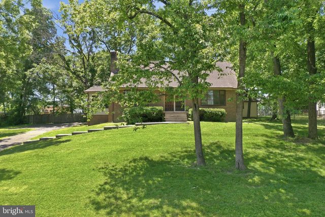 206 DOGWOOD RD, Winchester, VA 22602