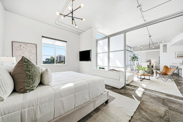 365 SE 6th Avenue 403, Delray Beach, FL 33483