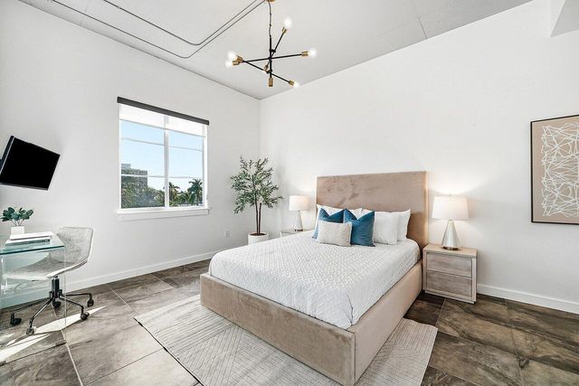 365 SE 6th Avenue 403, Delray Beach, FL 33483