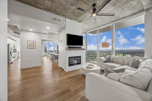 360 Nueces ST 3702, Austin, TX 78701