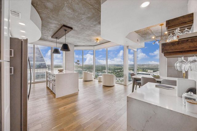 360 Nueces ST 3702, Austin, TX 78701