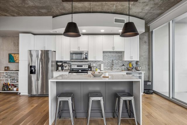 360 Nueces ST 3702, Austin, TX 78701