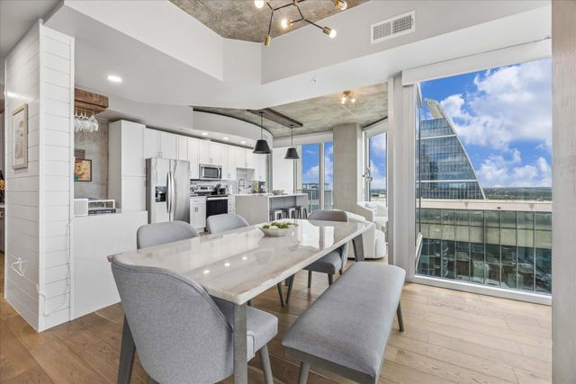 360 Nueces ST 3702, Austin, TX 78701