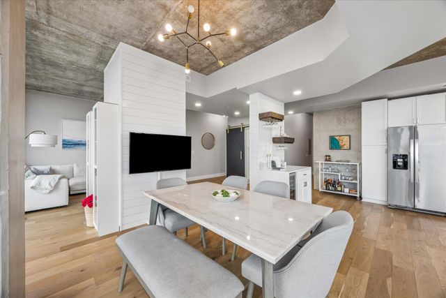 360 Nueces ST 3702, Austin, TX 78701
