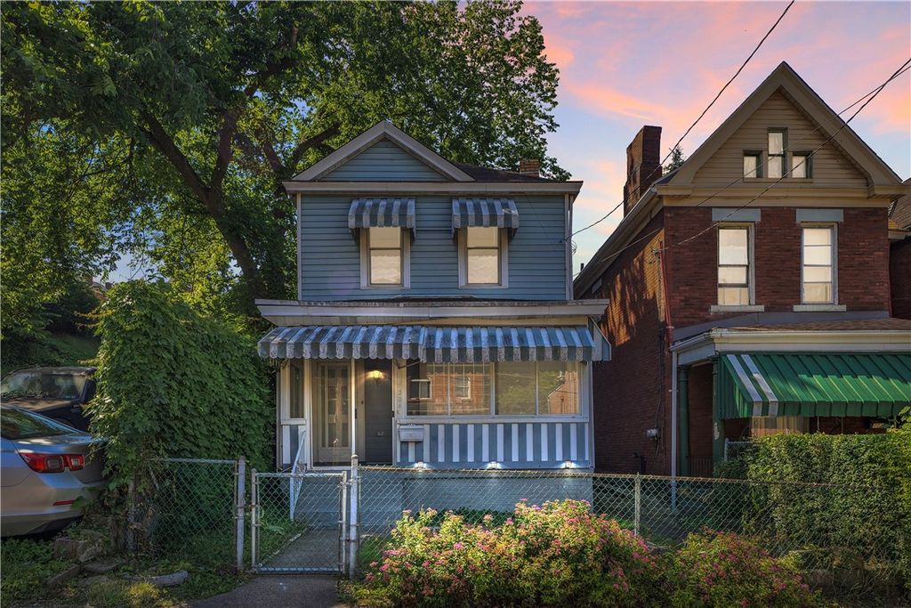 204 Johnston Ave, Hazelwood, PA 15207