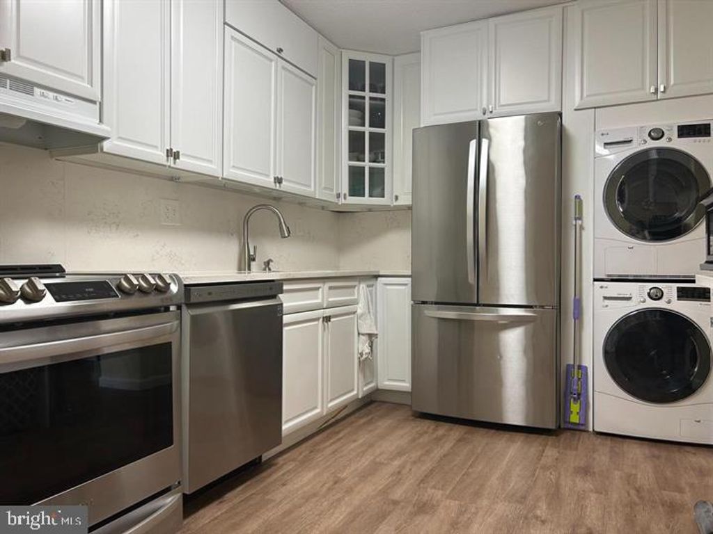 8340 GREENSBORO DR #503, Mclean, VA 22102