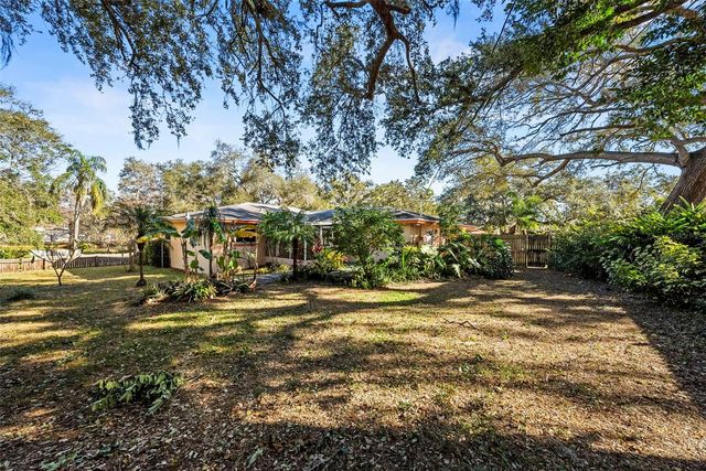 546 FOREST PARKWAY E, Largo, FL 33771