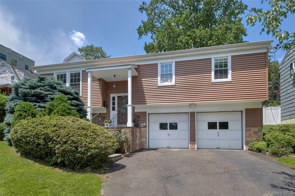 303 Livingston Avenue, Mamaroneck, NY 10543