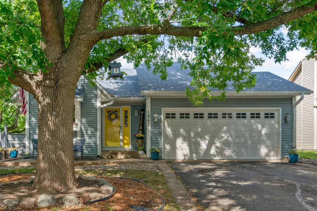 1067 Hummingbird Lane, Eagan, MN 55123