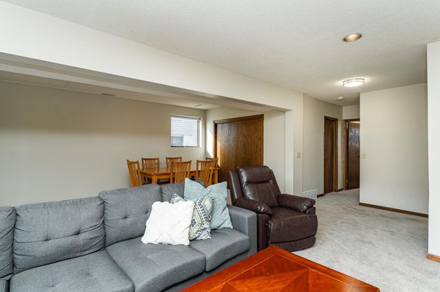 4006 Katie Lane NW, Rochester, MN 55901