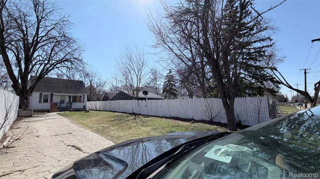 7540 Prospect Avenue, Warren, MI 48091