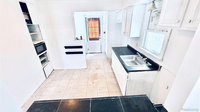 7540 Prospect Avenue, Warren, MI 48091