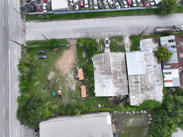 6839 Avenue W, Houston, TX 77029