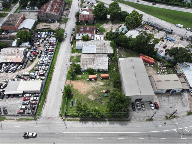 6839 Avenue W, Houston, TX 77029