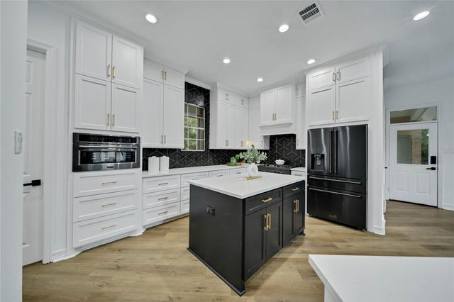 33319 White Oak Court, Magnolia, TX 77354