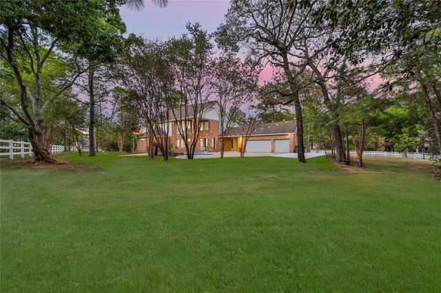 33319 White Oak Court, Magnolia, TX 77354