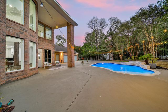 33319 White Oak Court, Magnolia, TX 77354