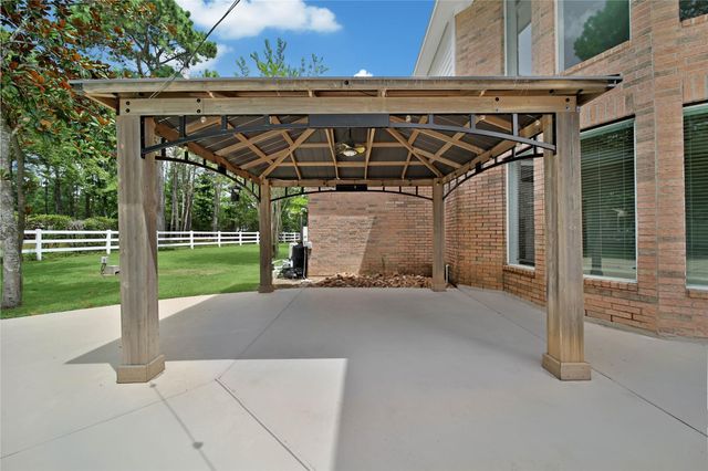 33319 White Oak Court, Magnolia, TX 77354
