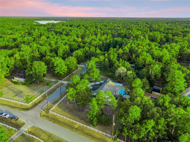 33319 White Oak Court, Magnolia, TX 77354
