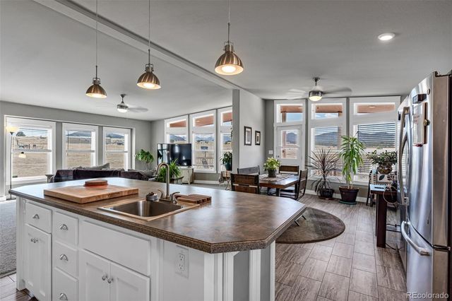 1787 17th Trail, Cotopaxi, CO 81223