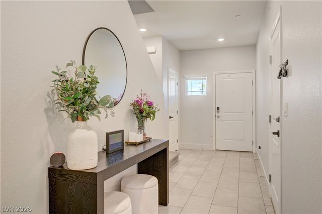 10760 Hickam Avenue, Las Vegas, NV 89129