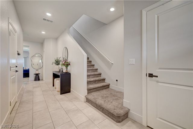 10760 Hickam Avenue, Las Vegas, NV 89129