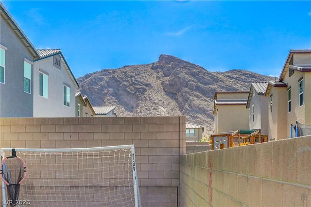 10760 Hickam Avenue, Las Vegas, NV 89129