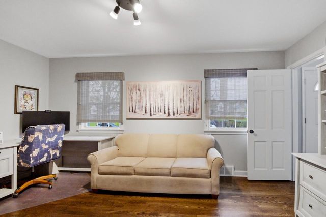 8314 Regent ROAD, Fox Point, WI 53217