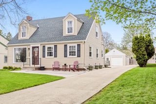 8314 Regent ROAD, Fox Point, WI 53217