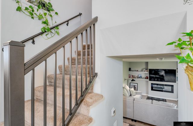 7720 N 108 Street, Omaha, NE 68142