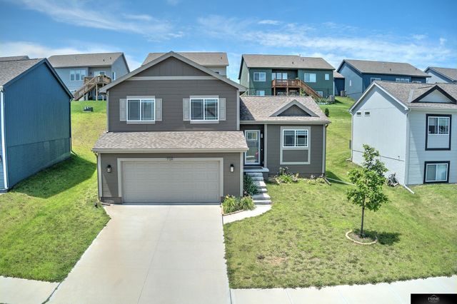 7720 N 108 Street, Omaha, NE 68142