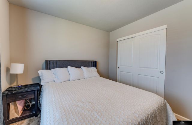 7720 N 108 Street, Omaha, NE 68142