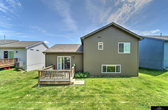 7720 N 108 Street, Omaha, NE 68142