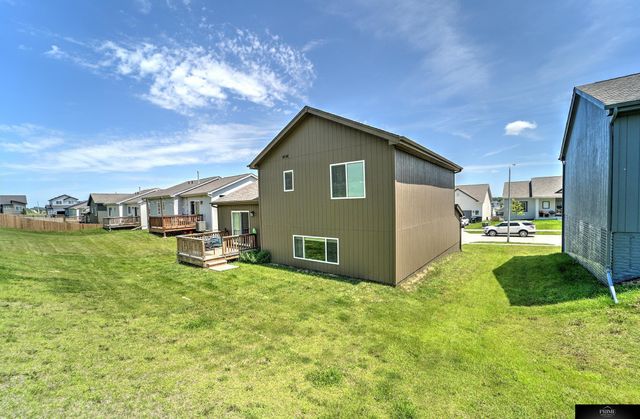 7720 N 108 Street, Omaha, NE 68142