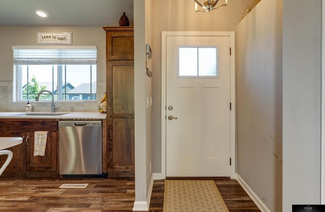 7720 N 108 Street, Omaha, NE 68142