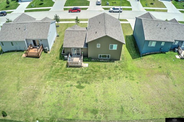 7720 N 108 Street, Omaha, NE 68142