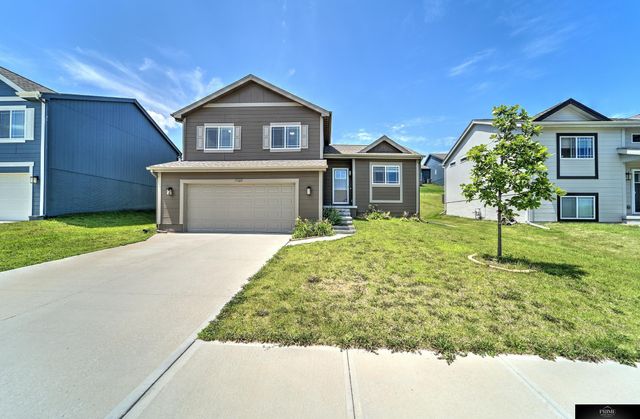 7720 N 108 Street, Omaha, NE 68142