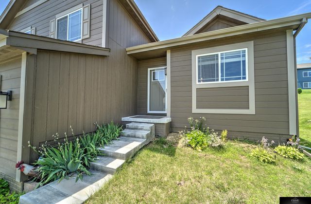 7720 N 108 Street, Omaha, NE 68142