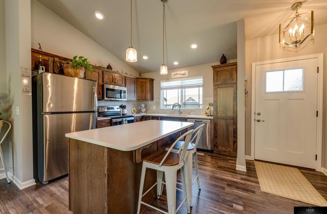 7720 N 108 Street, Omaha, NE 68142